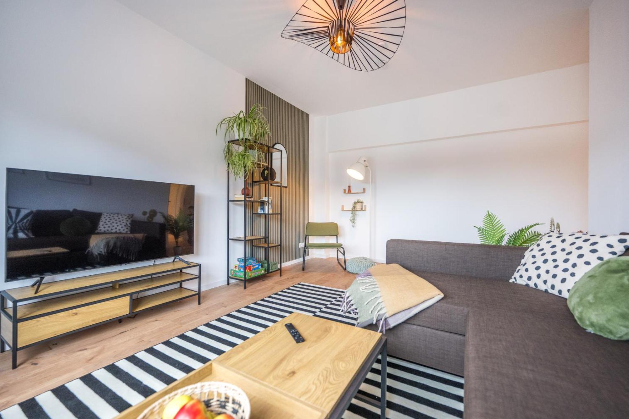 Neu: 100M² - Ideal Fuer Familien/Geschaeftsr. - Hbf Koblenz  Exterior foto